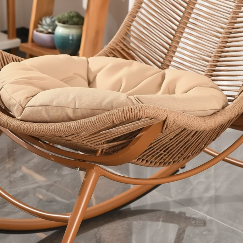 Lunara Chair